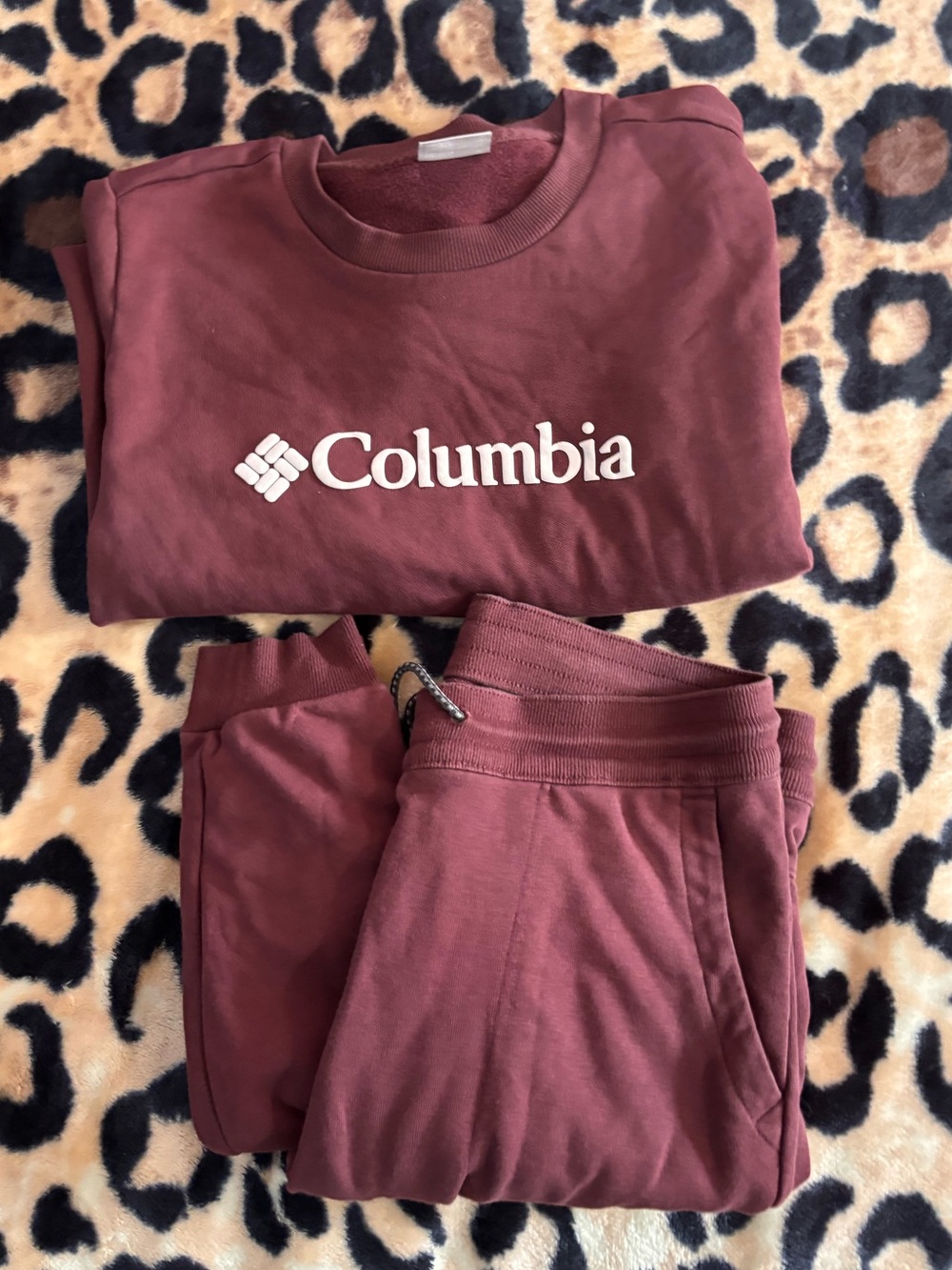 Colombia Sportswear Sweater |size XL| + Jogger |size L| Set